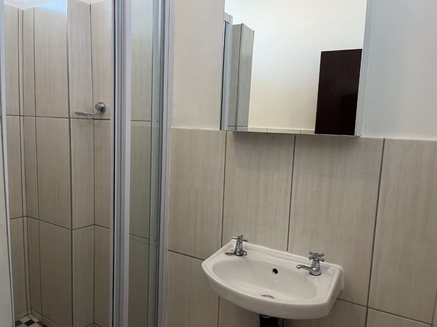 To Let 2 Bedroom Property for Rent in Roodepoort Gauteng