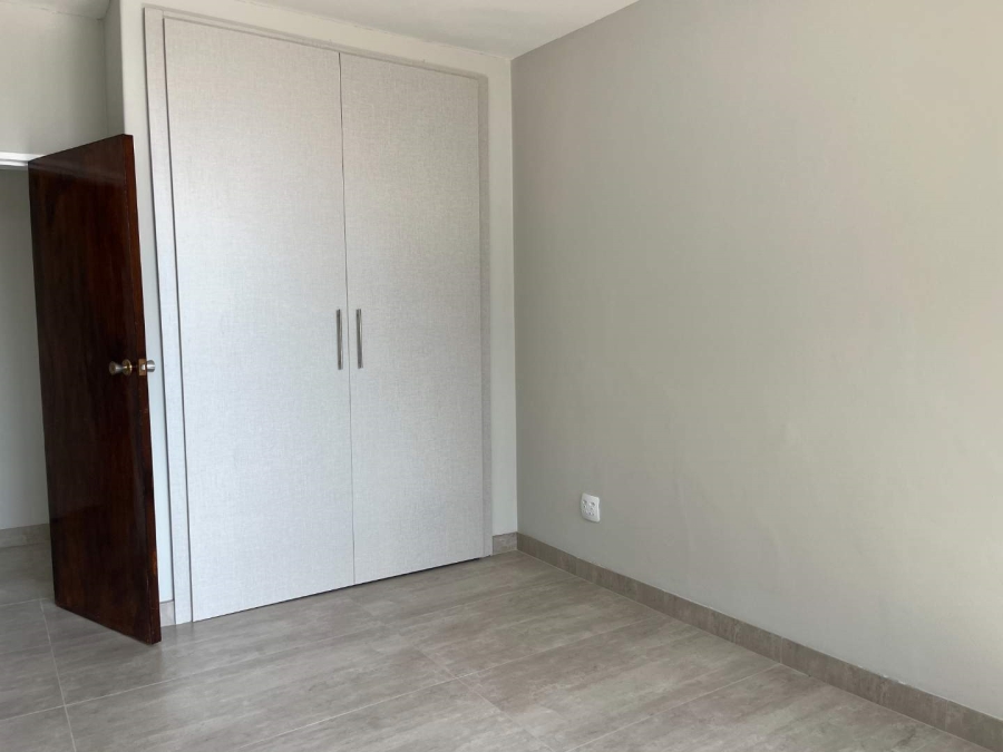 To Let 2 Bedroom Property for Rent in Roodepoort Gauteng