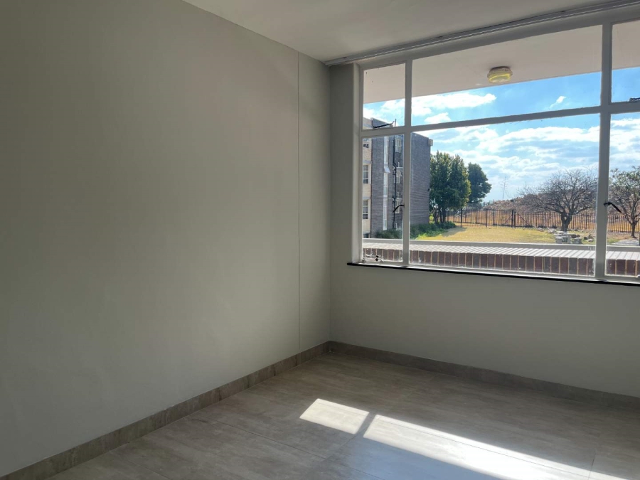 To Let 2 Bedroom Property for Rent in Roodepoort Gauteng