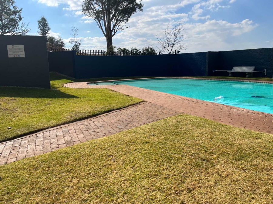To Let 2 Bedroom Property for Rent in Roodepoort Gauteng