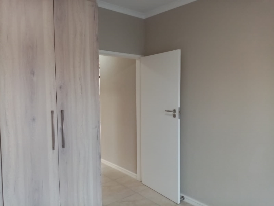 To Let 2 Bedroom Property for Rent in Noordhang Gauteng
