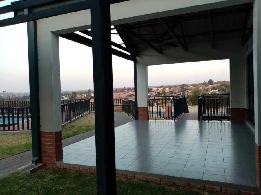 To Let 2 Bedroom Property for Rent in Noordhang Gauteng