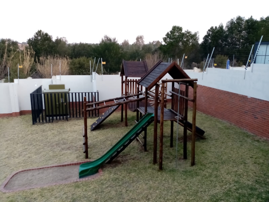 To Let 2 Bedroom Property for Rent in Noordhang Gauteng
