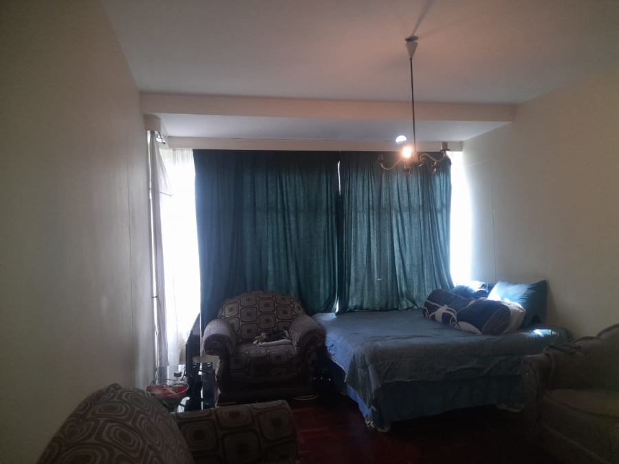 2 Bedroom Property for Sale in Hillbrow Gauteng