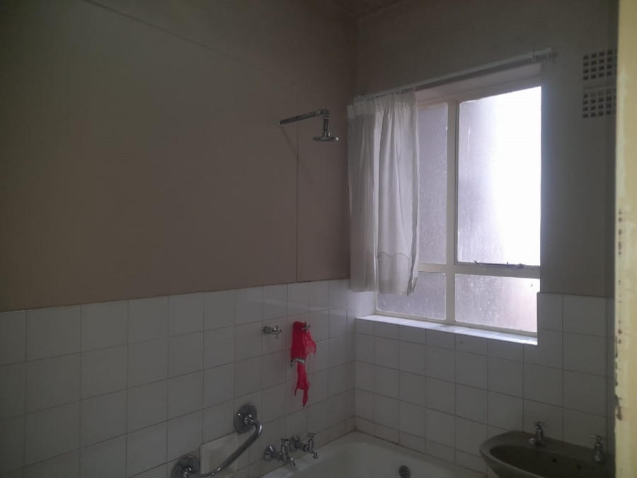 2 Bedroom Property for Sale in Hillbrow Gauteng