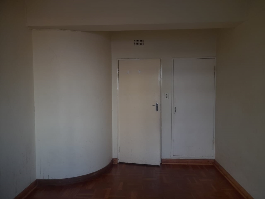2 Bedroom Property for Sale in Hillbrow Gauteng