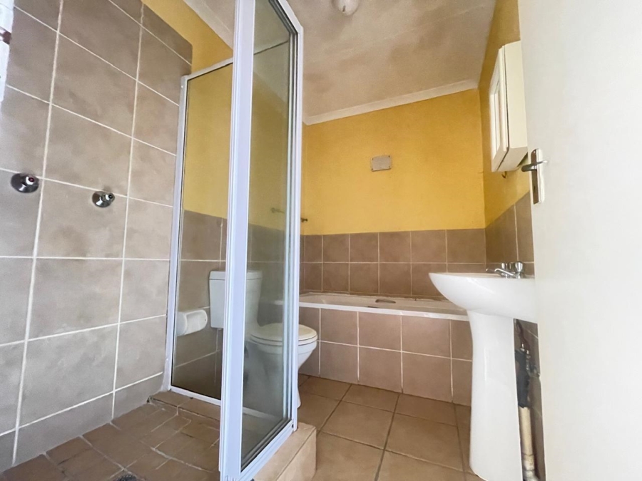 To Let 2 Bedroom Property for Rent in Comet Gauteng