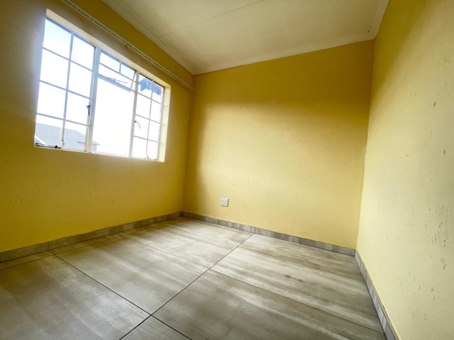 To Let 2 Bedroom Property for Rent in Comet Gauteng