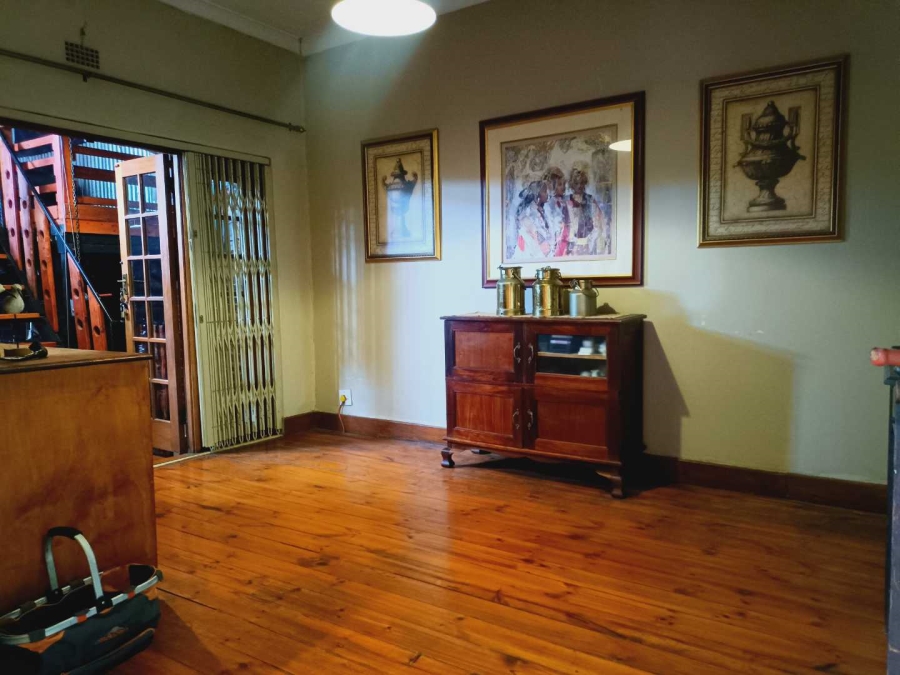 6 Bedroom Property for Sale in Westdene Gauteng