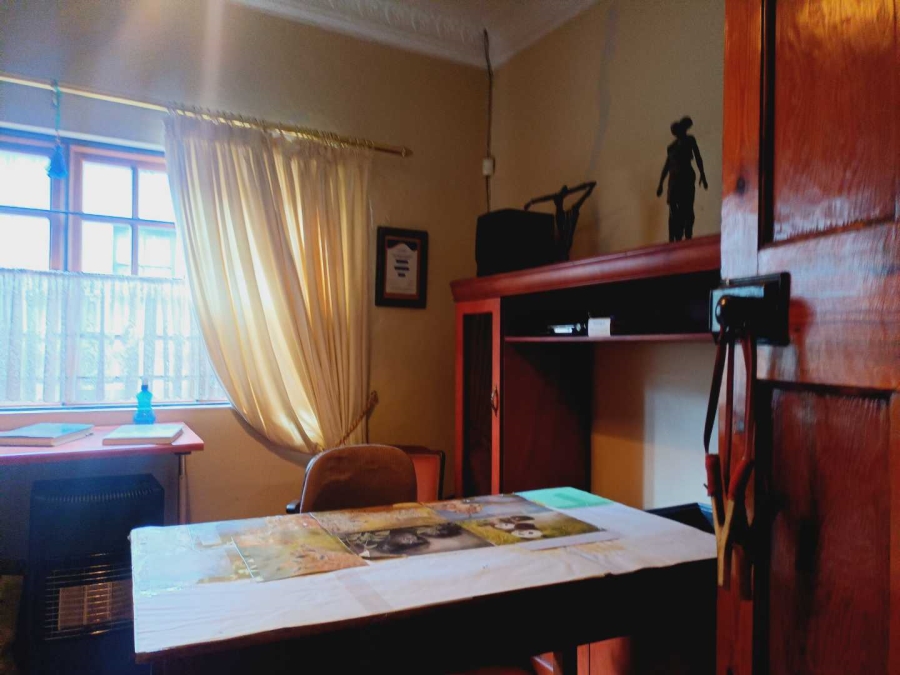 6 Bedroom Property for Sale in Westdene Gauteng