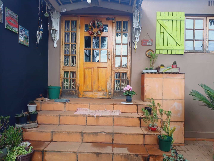 6 Bedroom Property for Sale in Westdene Gauteng