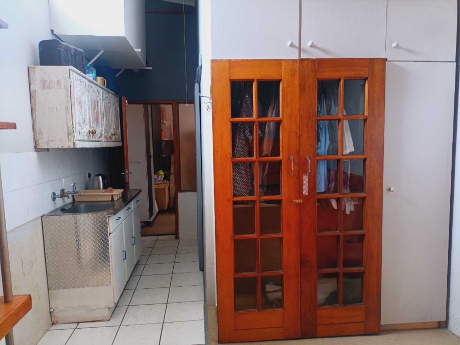 6 Bedroom Property for Sale in Westdene Gauteng