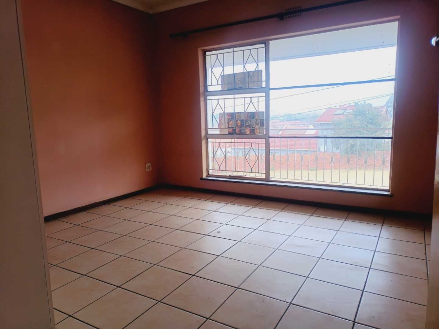 4 Bedroom Property for Sale in Newclare Gauteng