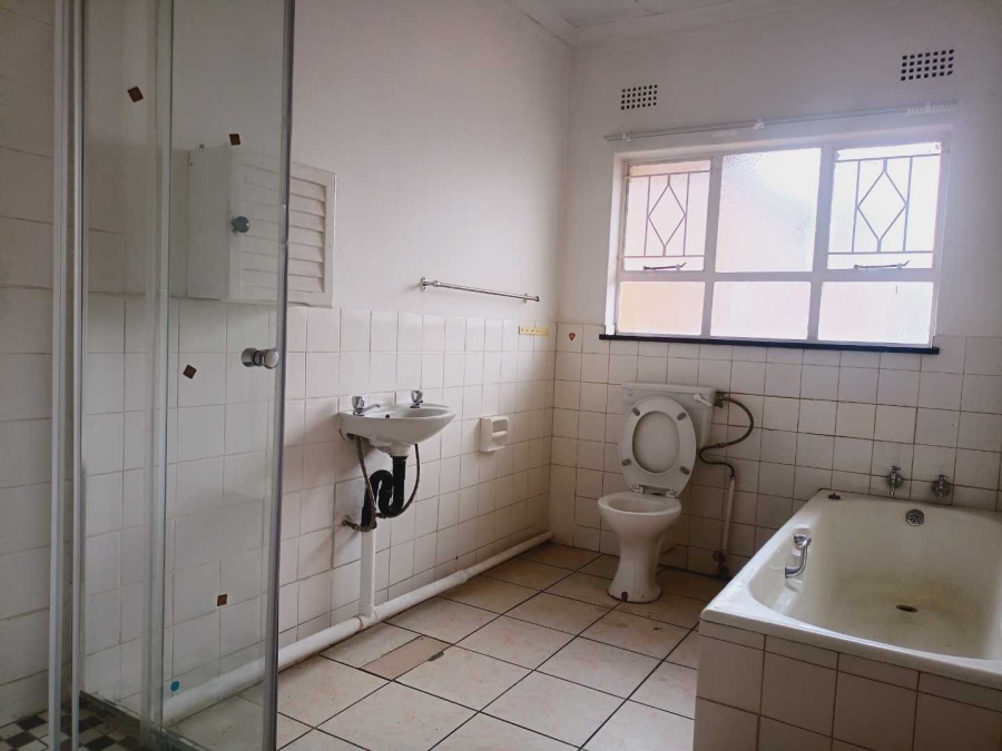 4 Bedroom Property for Sale in Newclare Gauteng