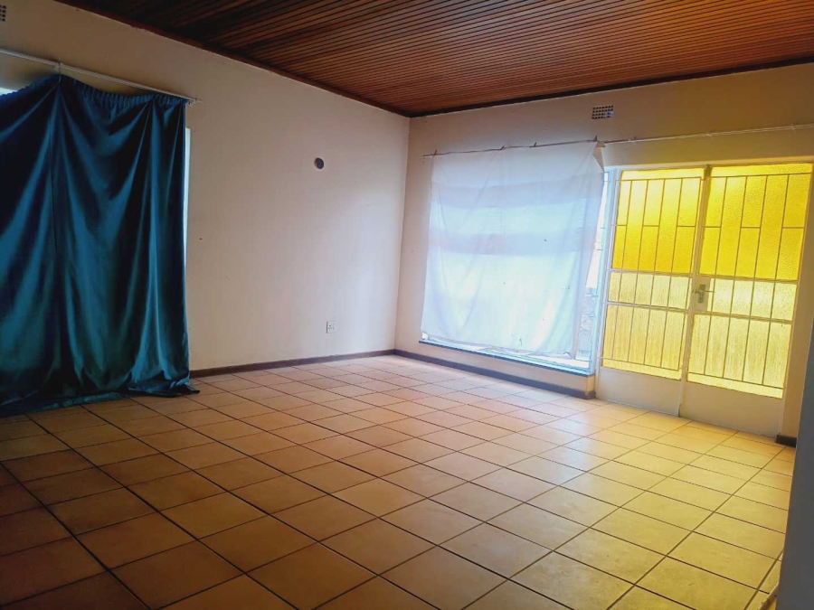 4 Bedroom Property for Sale in Newclare Gauteng