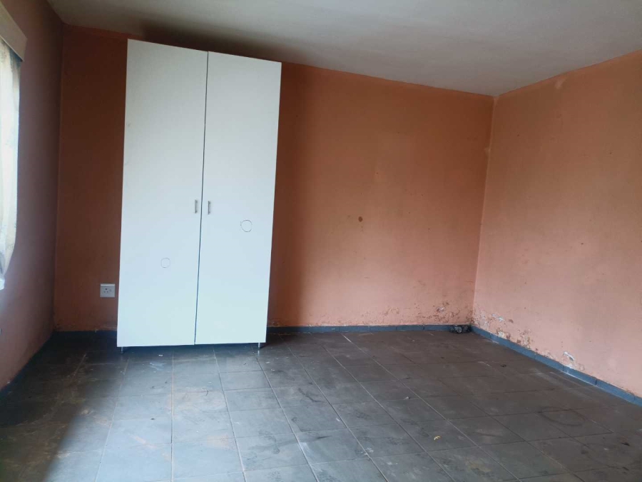 4 Bedroom Property for Sale in Newclare Gauteng