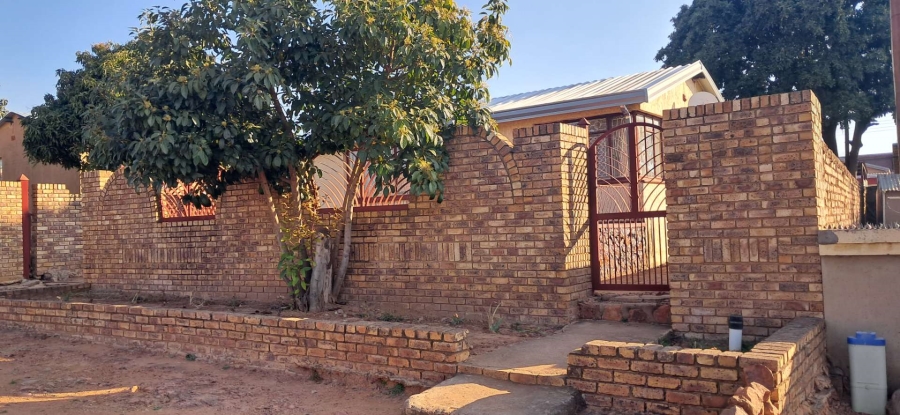4 Bedroom Property for Sale in Soshanguve F Gauteng