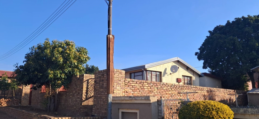4 Bedroom Property for Sale in Soshanguve F Gauteng