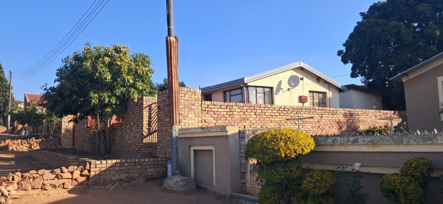 4 Bedroom Property for Sale in Soshanguve F Gauteng