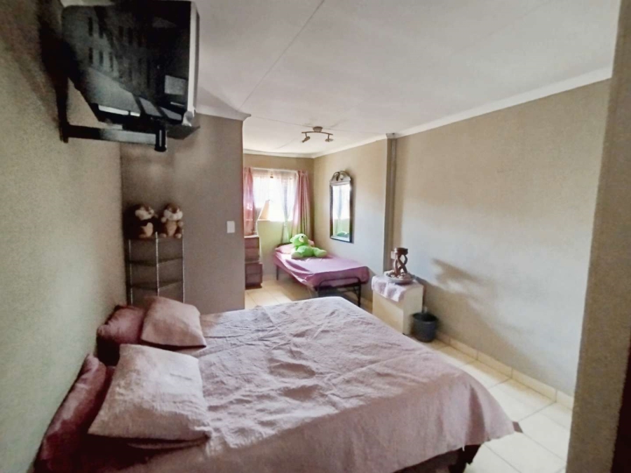 To Let 4 Bedroom Property for Rent in Doornpoort Gauteng