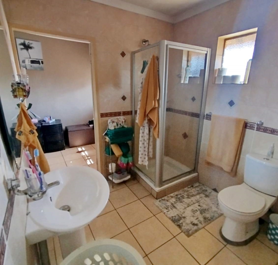To Let 4 Bedroom Property for Rent in Doornpoort Gauteng