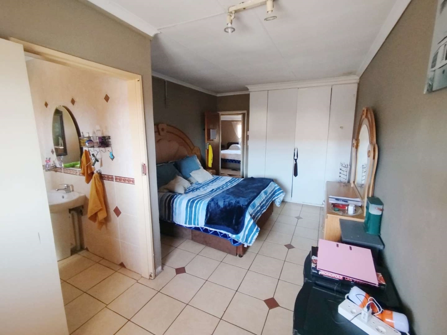 To Let 4 Bedroom Property for Rent in Doornpoort Gauteng