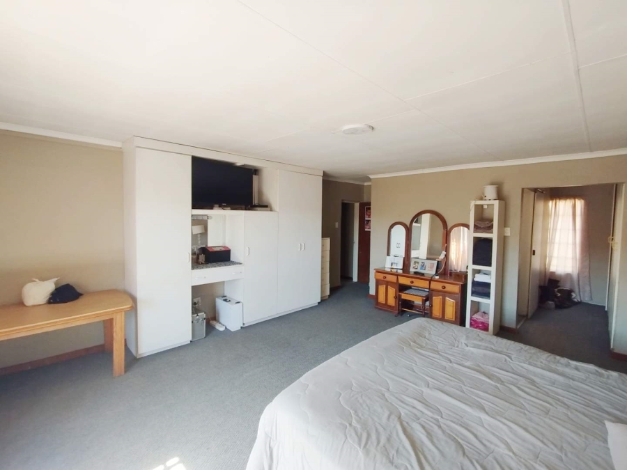 To Let 4 Bedroom Property for Rent in Doornpoort Gauteng