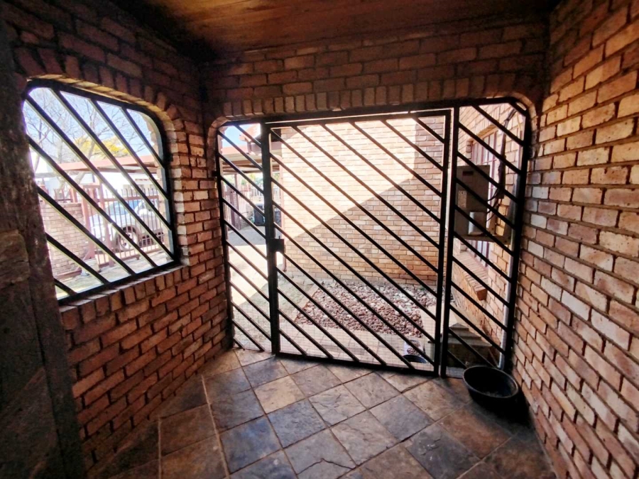 To Let 4 Bedroom Property for Rent in Doornpoort Gauteng