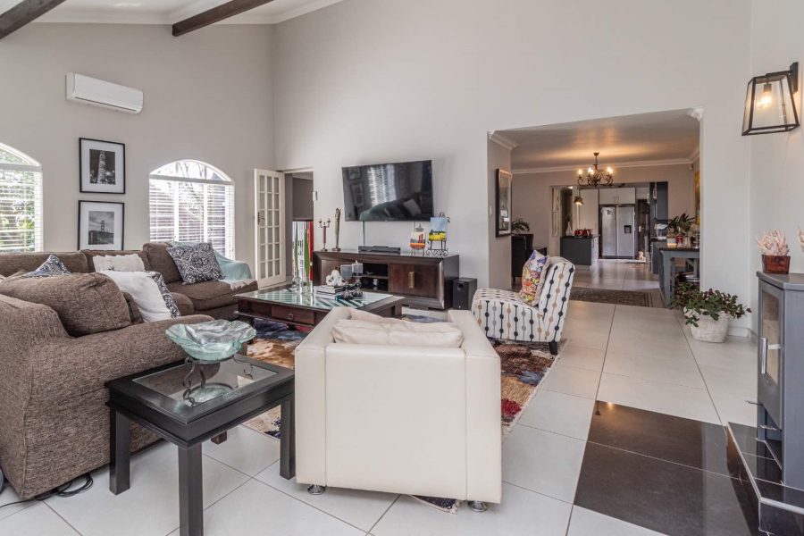 To Let 4 Bedroom Property for Rent in Roodekrans Gauteng