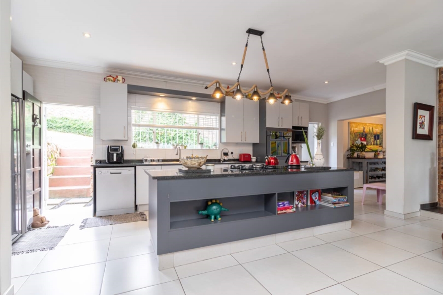 To Let 4 Bedroom Property for Rent in Roodekrans Gauteng