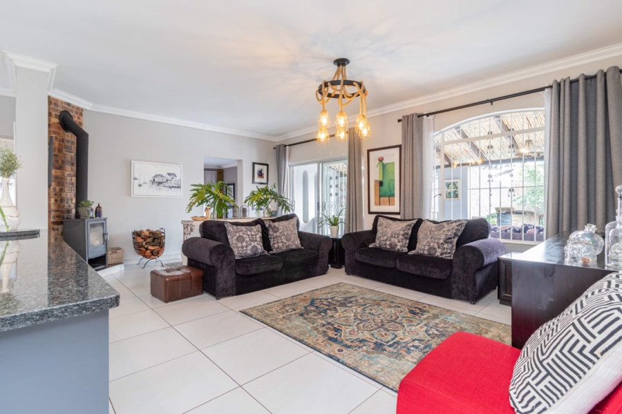 To Let 4 Bedroom Property for Rent in Roodekrans Gauteng