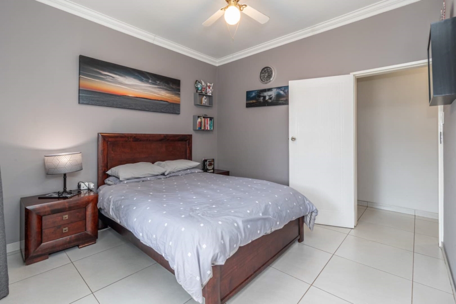 To Let 4 Bedroom Property for Rent in Roodekrans Gauteng