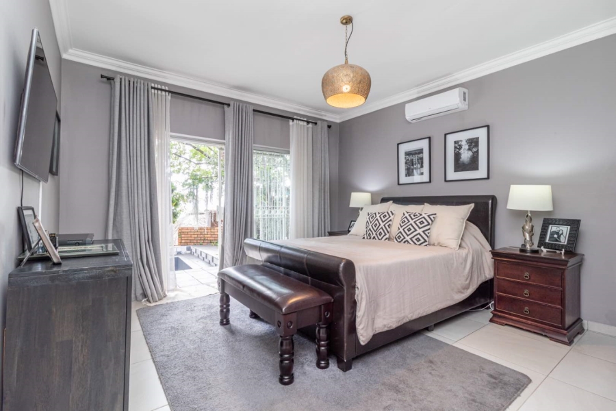 To Let 4 Bedroom Property for Rent in Roodekrans Gauteng