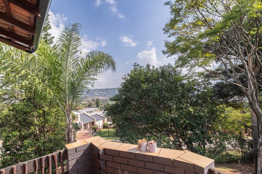 To Let 4 Bedroom Property for Rent in Roodekrans Gauteng