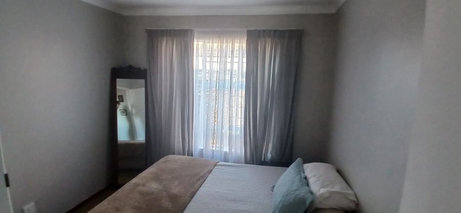 3 Bedroom Property for Sale in Bonaero Park Gauteng