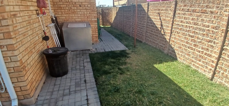 3 Bedroom Property for Sale in Bonaero Park Gauteng