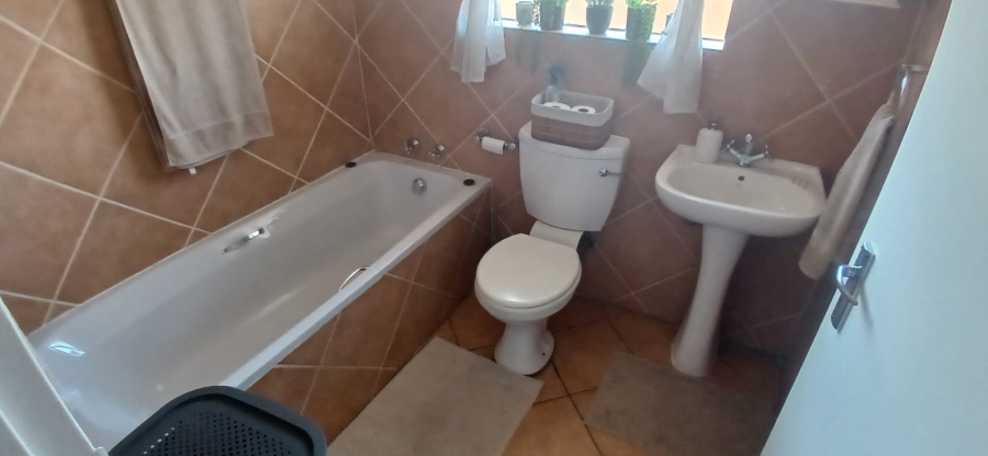 3 Bedroom Property for Sale in Bonaero Park Gauteng