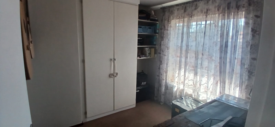 3 Bedroom Property for Sale in Bonaero Park Gauteng