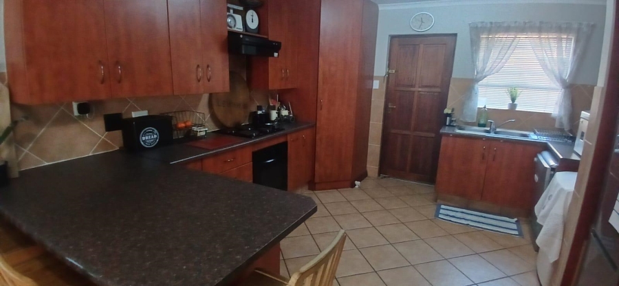 3 Bedroom Property for Sale in Bonaero Park Gauteng