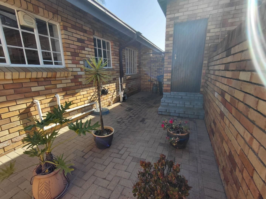 2 Bedroom Property for Sale in Croydon Gauteng