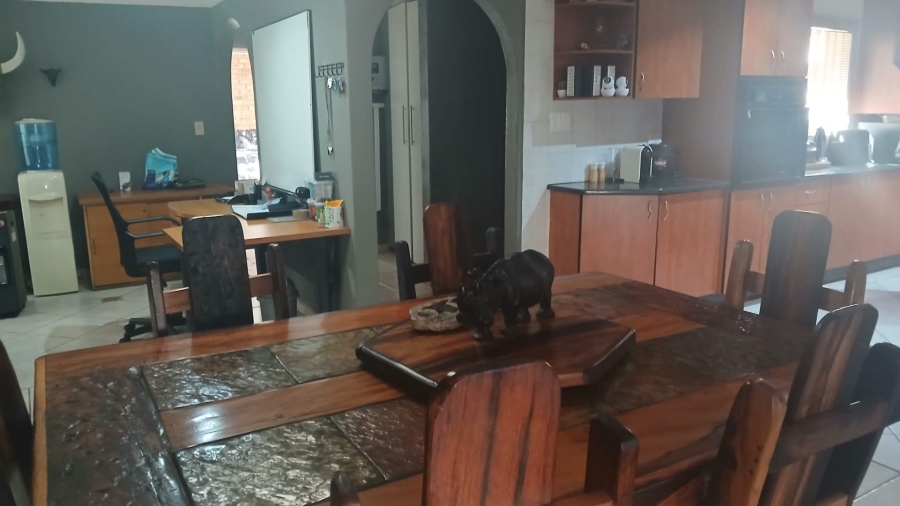 4 Bedroom Property for Sale in Beyerspark Gauteng