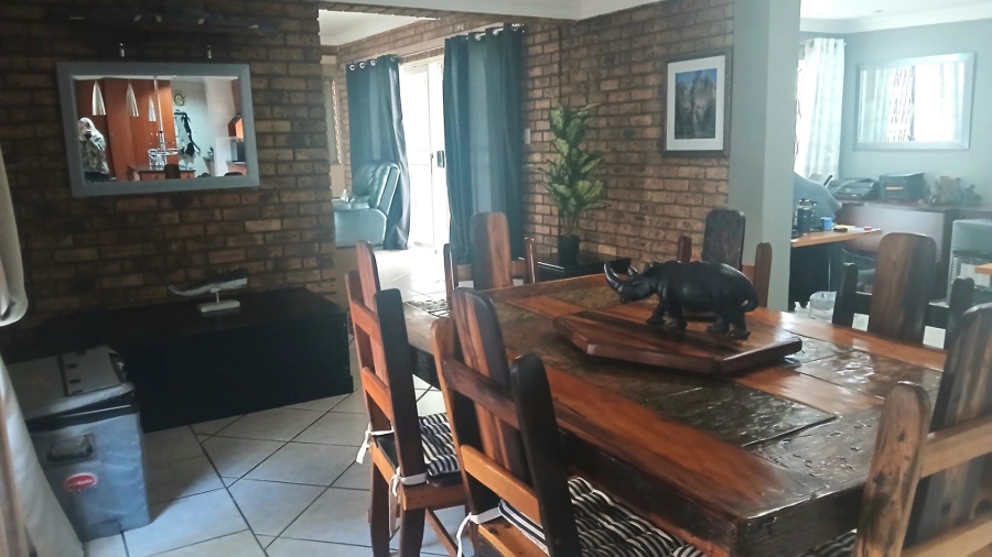 4 Bedroom Property for Sale in Beyerspark Gauteng