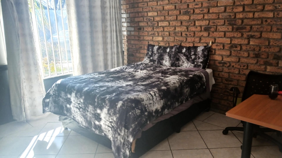 4 Bedroom Property for Sale in Beyerspark Gauteng
