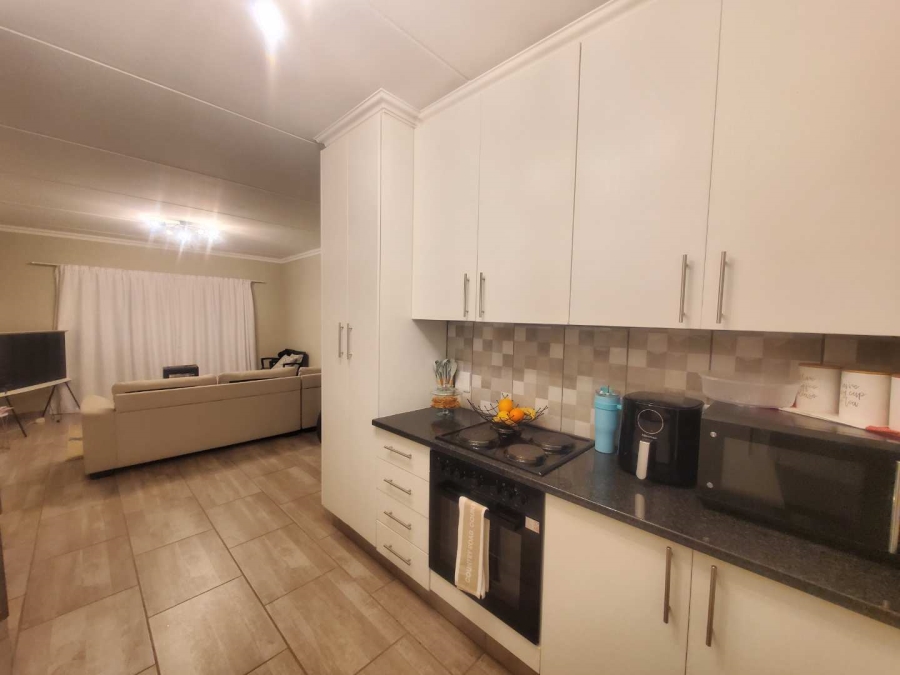 2 Bedroom Property for Sale in Willowbrook Gauteng