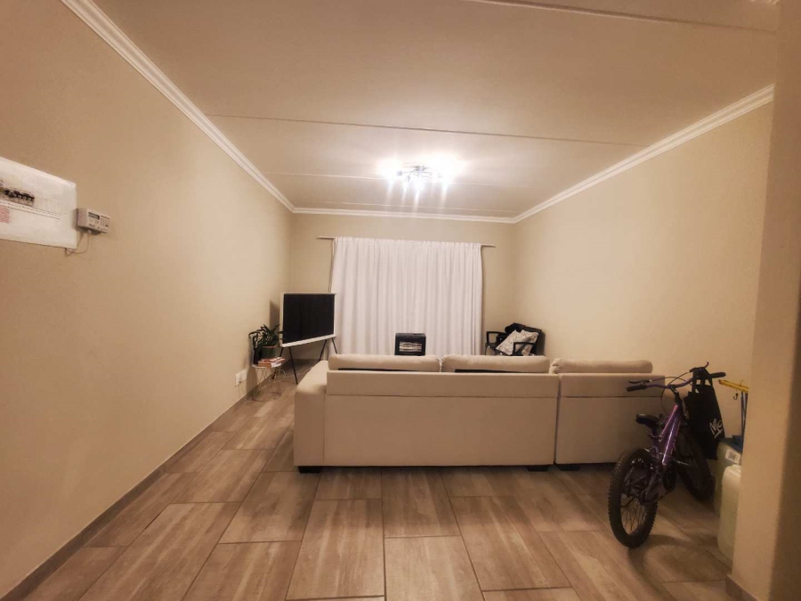 2 Bedroom Property for Sale in Willowbrook Gauteng