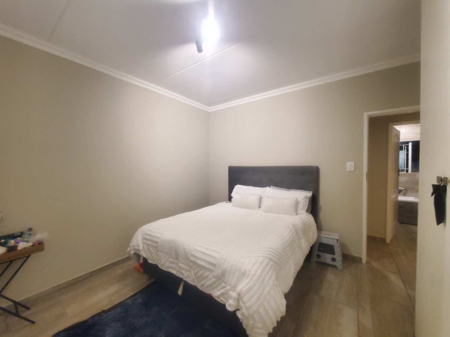 2 Bedroom Property for Sale in Willowbrook Gauteng