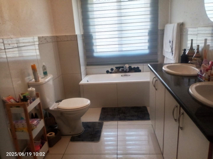 3 Bedroom Property for Sale in Meyersdal Gauteng