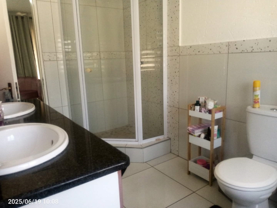 3 Bedroom Property for Sale in Meyersdal Gauteng