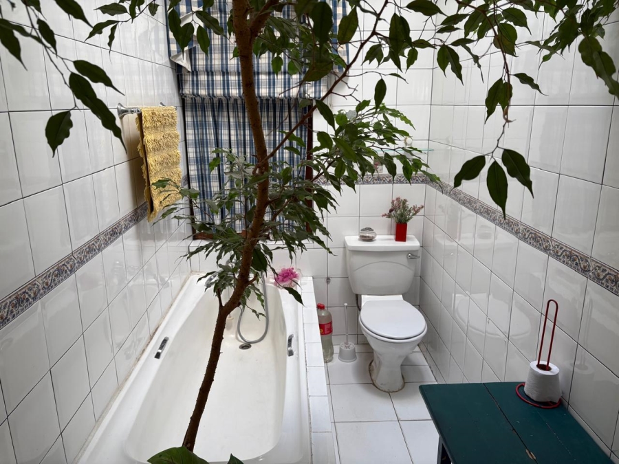 5 Bedroom Property for Sale in Hurst Hill Gauteng