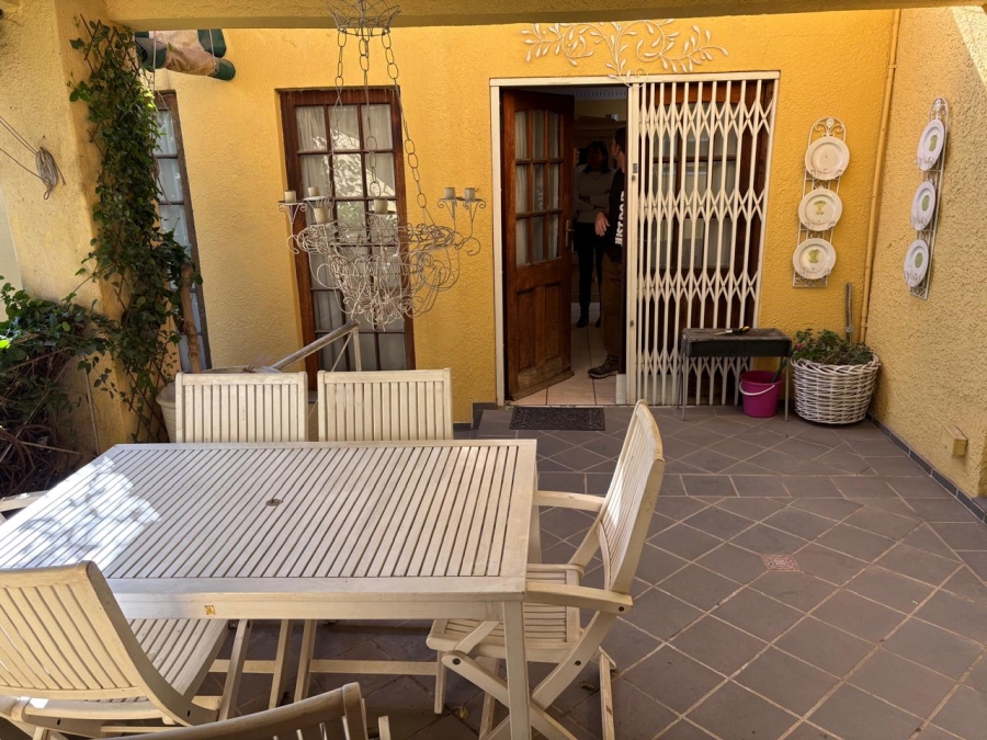 5 Bedroom Property for Sale in Hurst Hill Gauteng